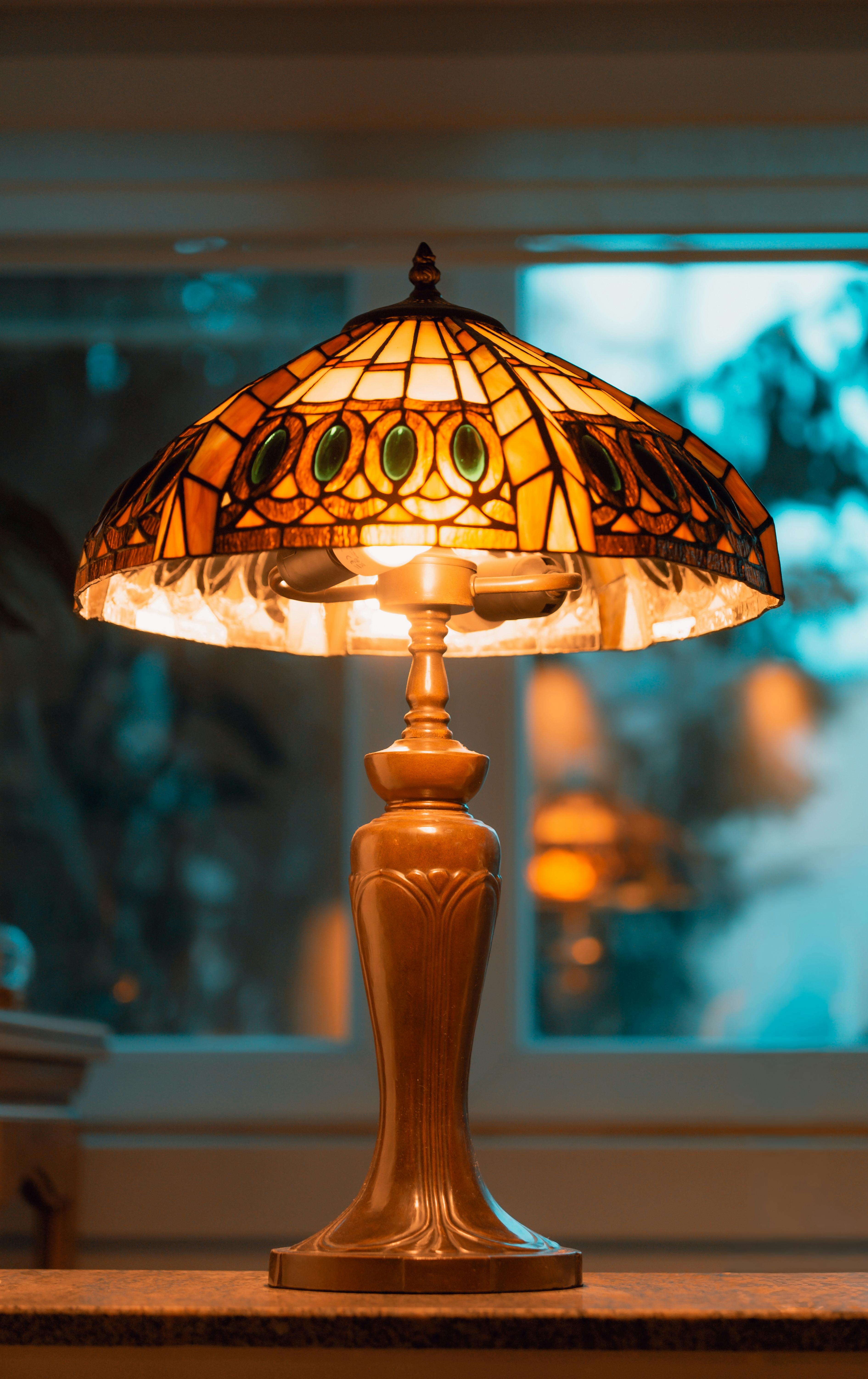 Minimal Table Lamp